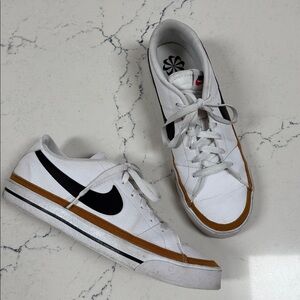 Nike White and Black Classic Sneakers